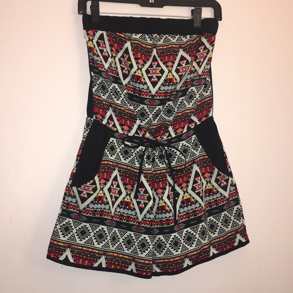 Patterned strapless romper